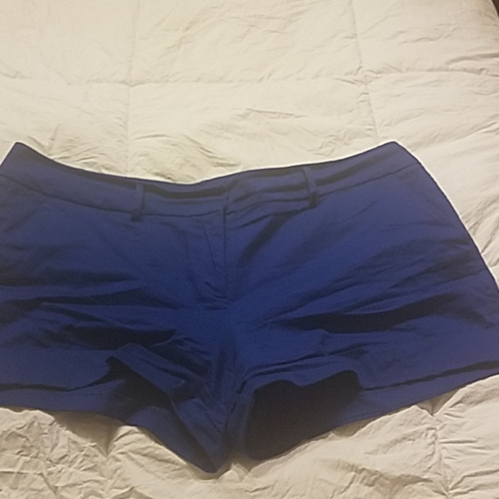 Shorts - Picture 2 of 3